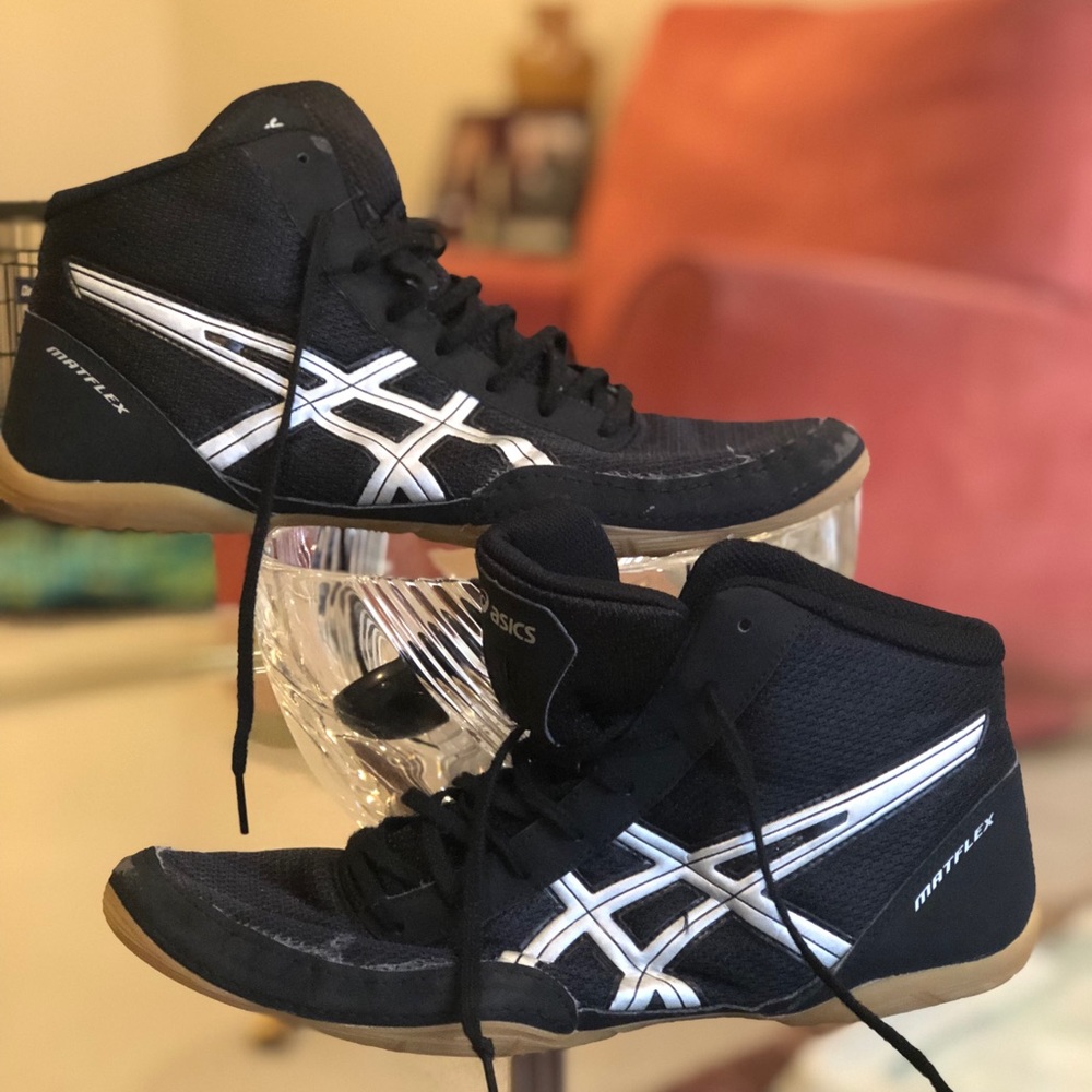 Men’s ASICS mat flex wrestling/workout shoe sz 11